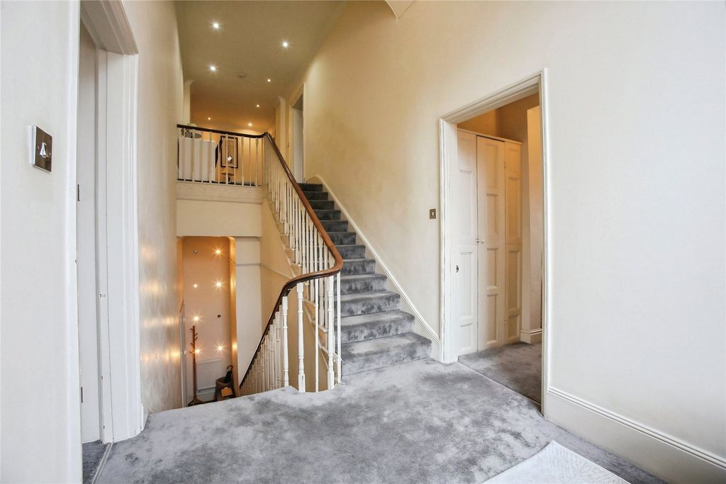 Additional image 6 of 3 bed flat to rentBerkeley Street, Cheltenham, Gloucestershire GL52