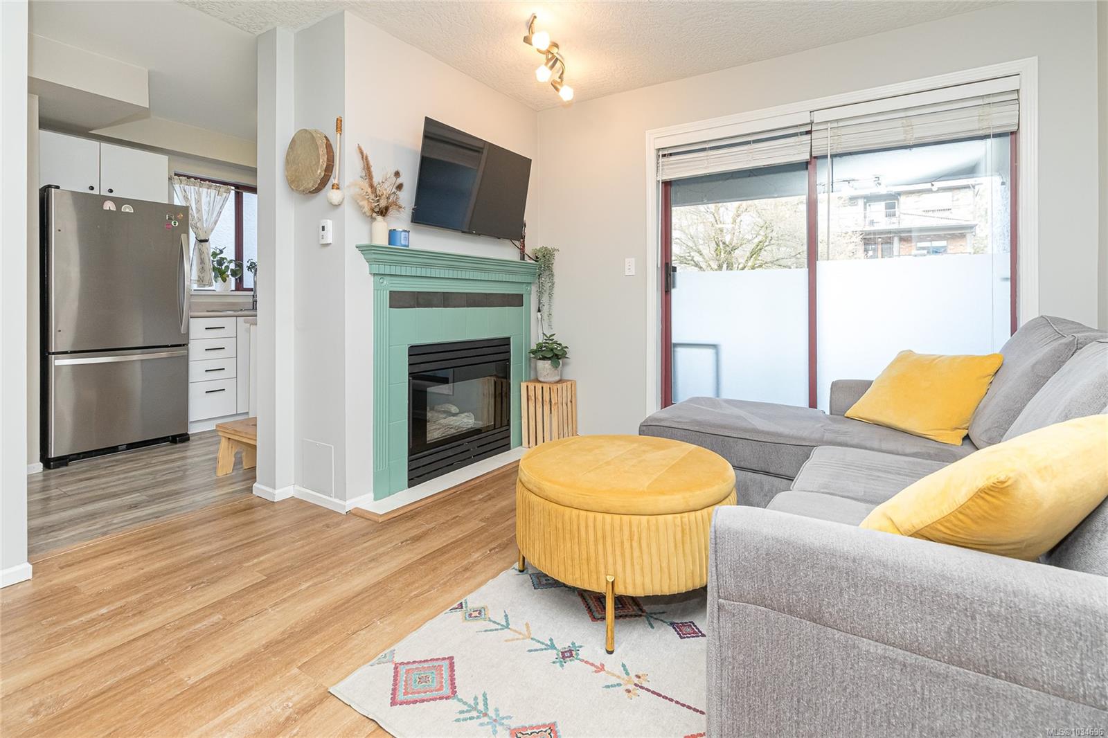 209-545 Manchester Road, Victoria, BC, V8T 5H6