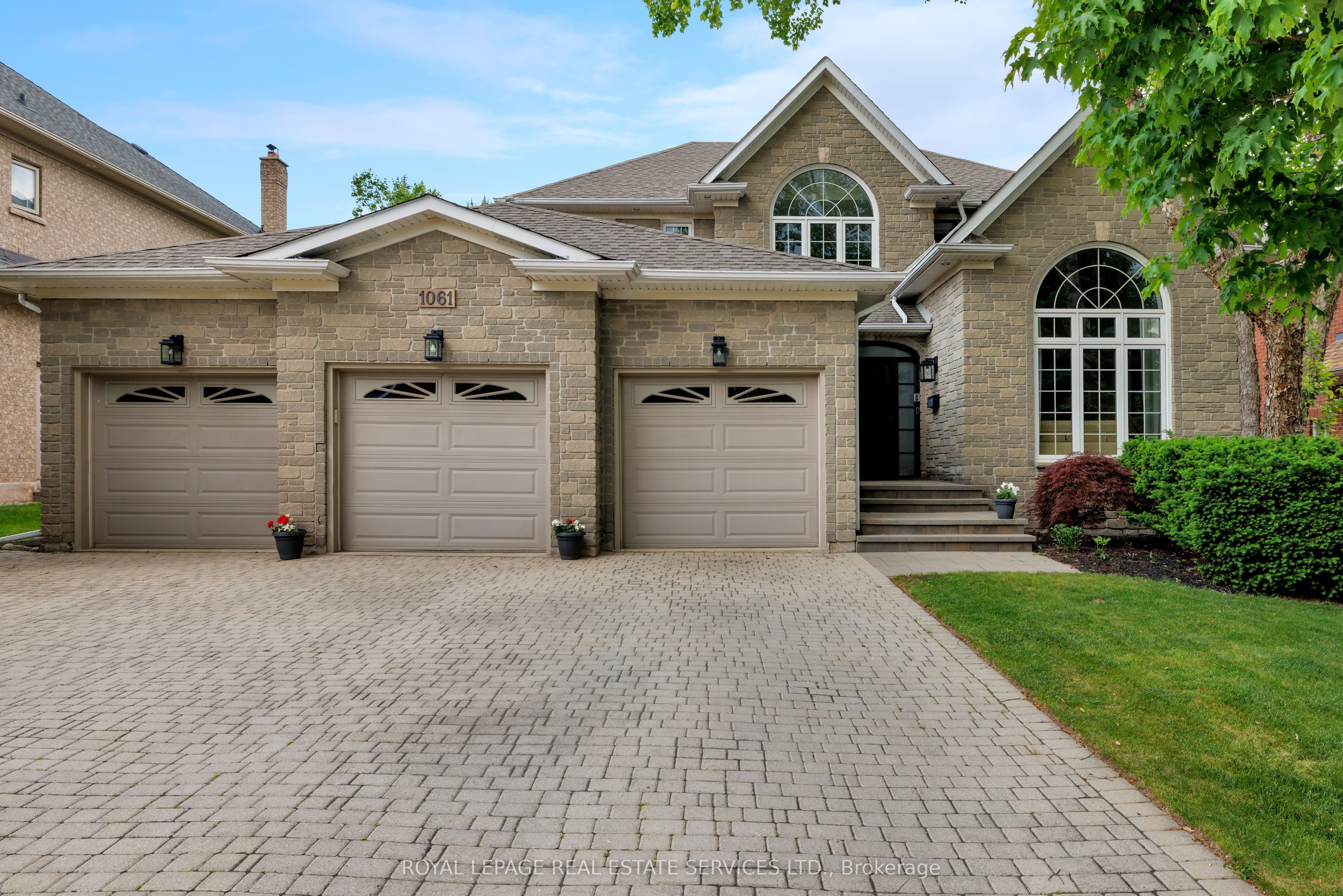 1061 Summit Ridge Drive, Oakville, ON, L6M 3K9
