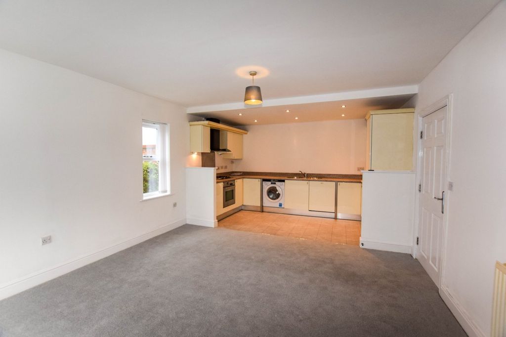 Additional image 3 of 2 bed flat to rentLilybrook Drive, Knutsford, Cheshire WA16