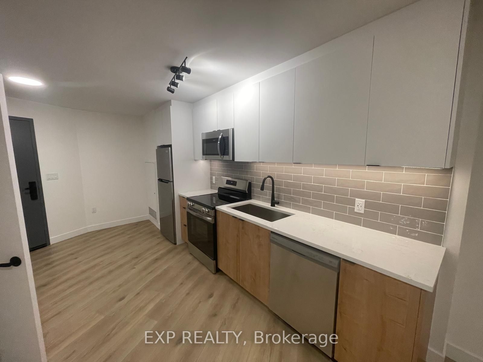 Additional image 4 of B15-1600 James Naismith Drive, Ottawa, ON, K1B 5N8