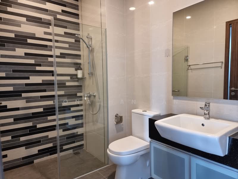 279 Thomson Road photo 4