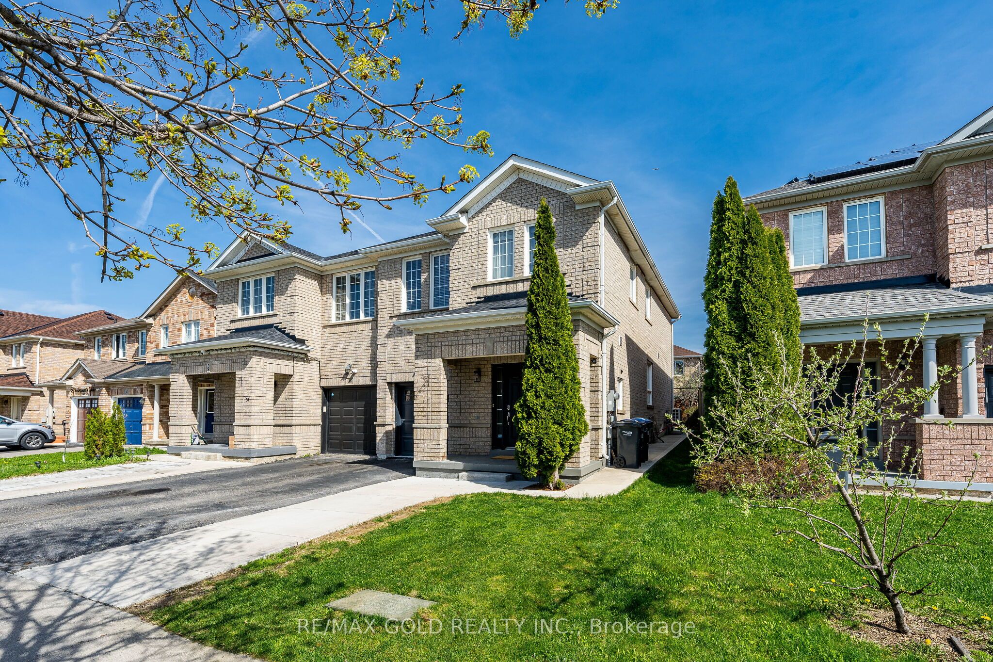 40 Hollingsworth Circle, Brampton, ON, L7A 0J7 photo 3