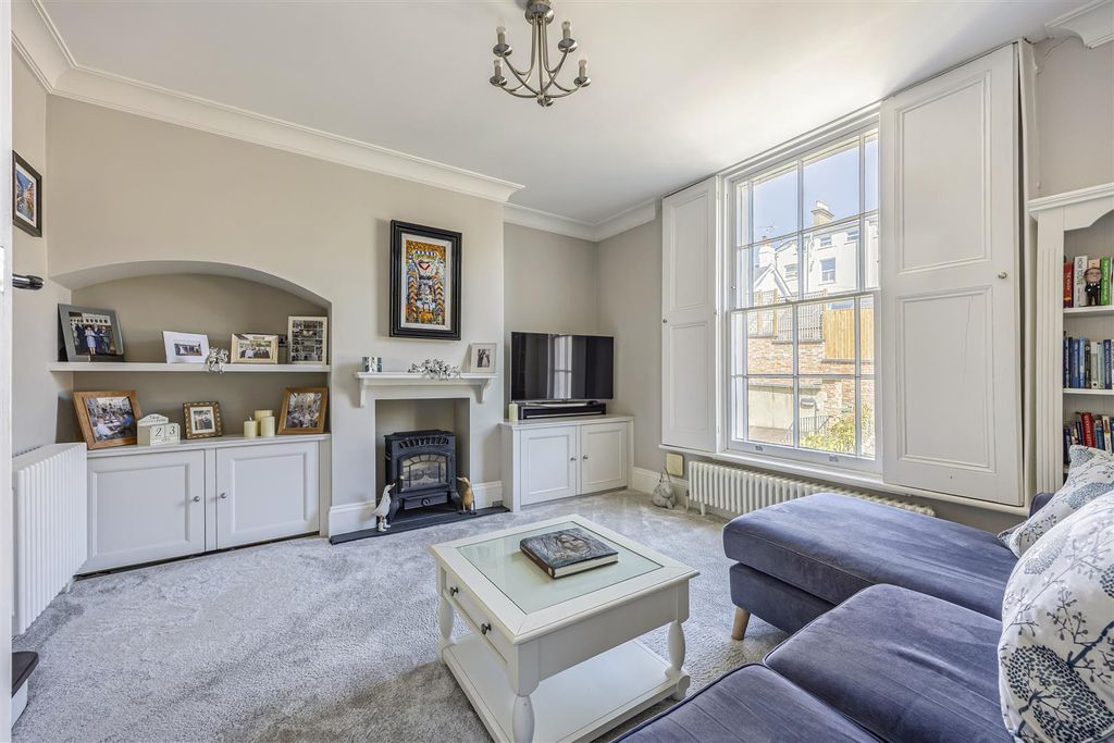 Additional image 7 of 3 bed flat for saleLansdown Terrace, Malvern Road, Cheltenham GL50