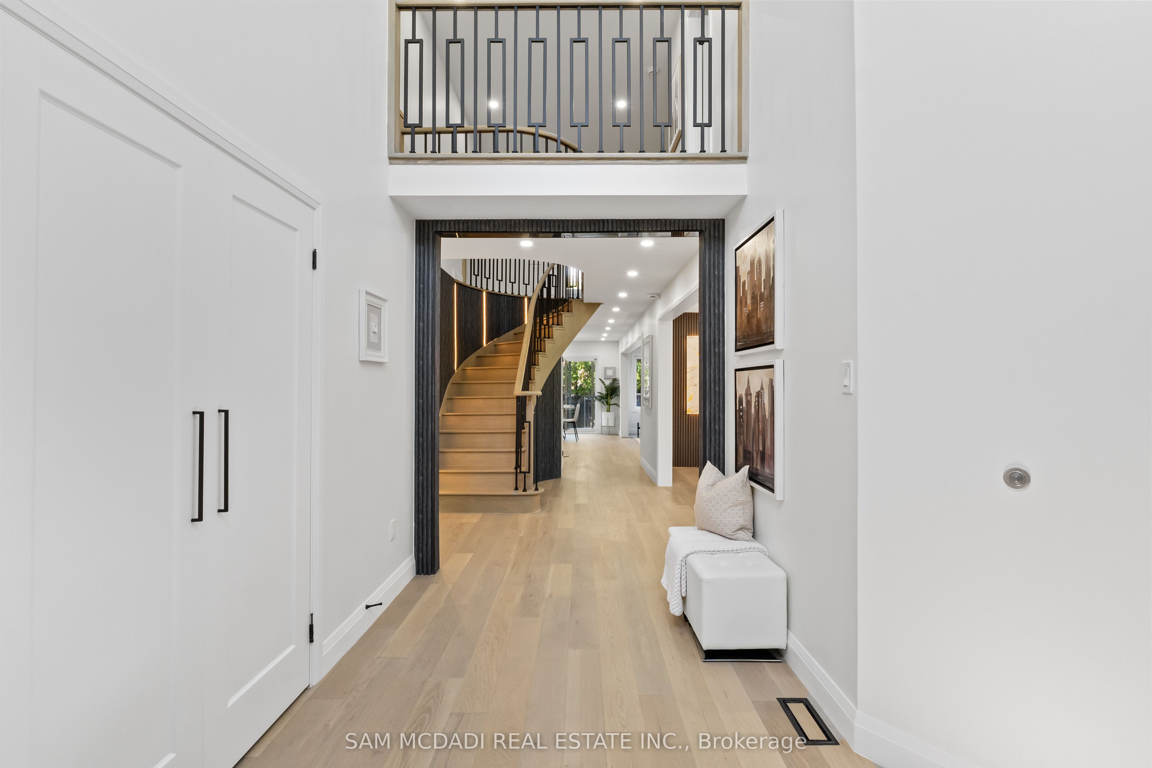 Additional image 4 of 1521 Roseway Drive, Mississauga, ON, L5M 5M5