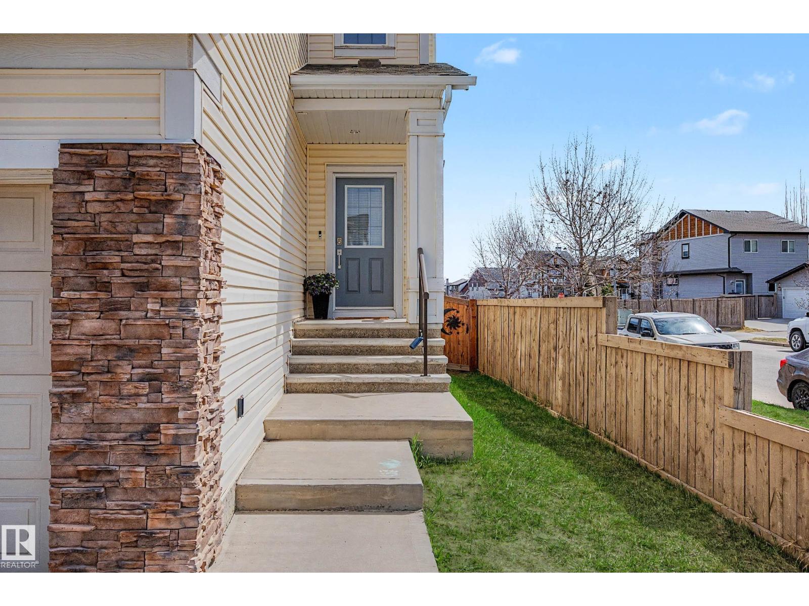 Additional image 4 of 9483 227 Street NW, Edmonton, AB, T5T7H4