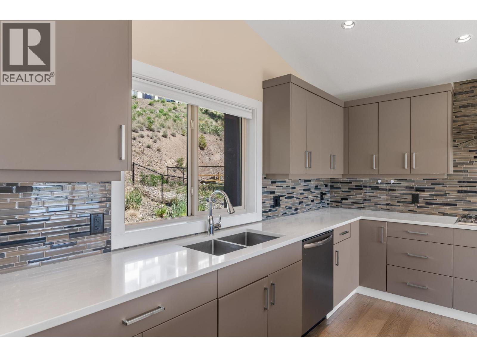 Additional image 5 of 2604 Paramount Drive, West Kelowna, BC, V4T3M6