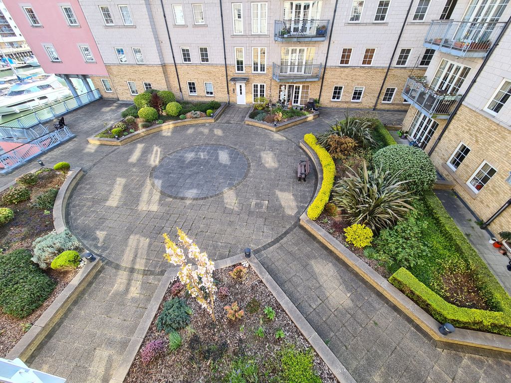 Additional image 2 of 2 bed flat to rentWaters Edge, Bristol BS20