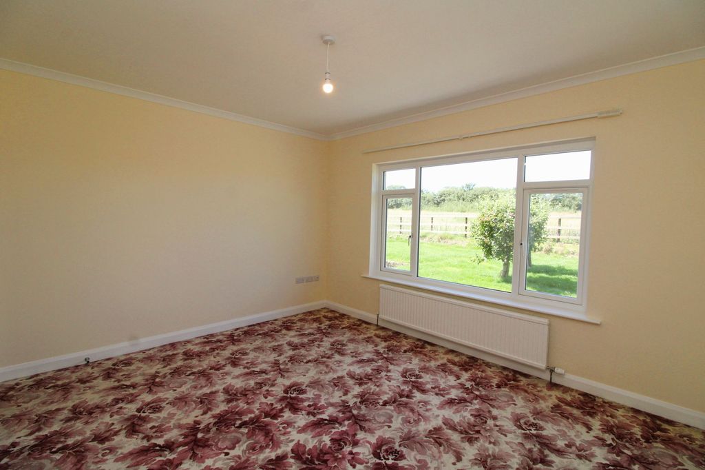 Additional image 18 of 3 bed detached bungalow to rentRoselle, Dean CA14