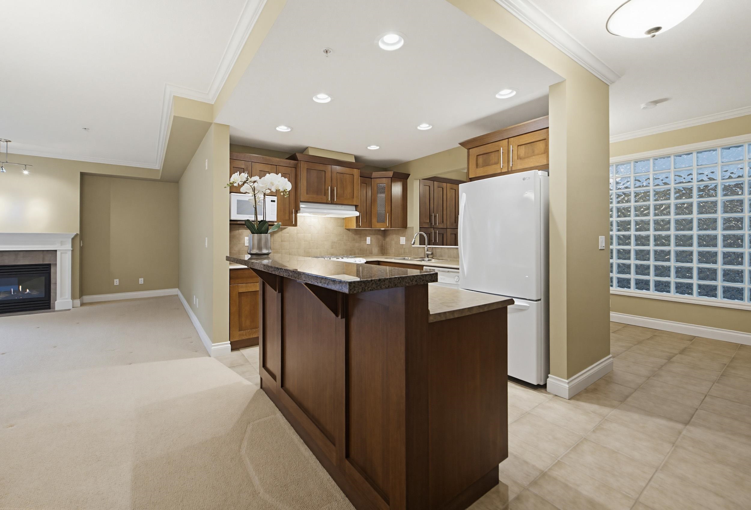 Additional image 4 of 203-15357 17a Avenue, Surrey, BC, V4A 1V4