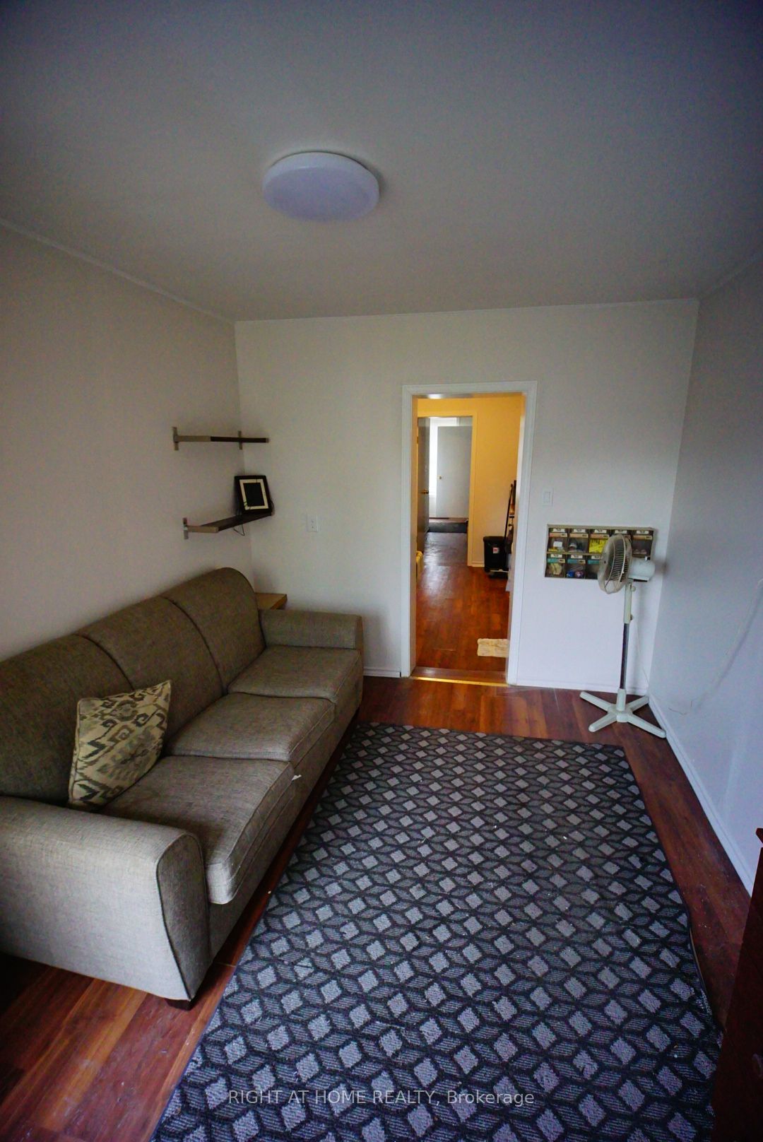 Additional image 3 of 122 Eccles Street S, Ottawa, ON, K1R 6S8