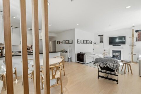 Additional image 8 of 83 15th Avenue W, Vancouver, BC, V5Y 1X7