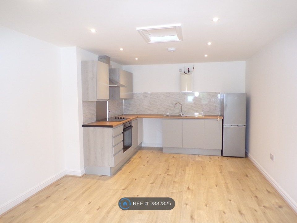 Additional image 2 of 2 bed flat to rentChester Road, Neston CH64