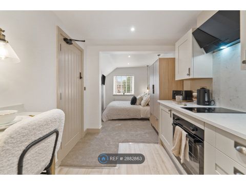 London Road, Alvaston, Derby DE24, Studio to rent