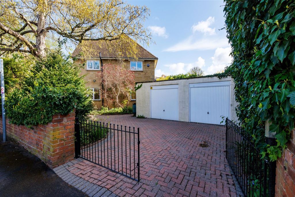 Additional image 18 of 4 bed property to rentUnion Road, Leamington Spa CV32