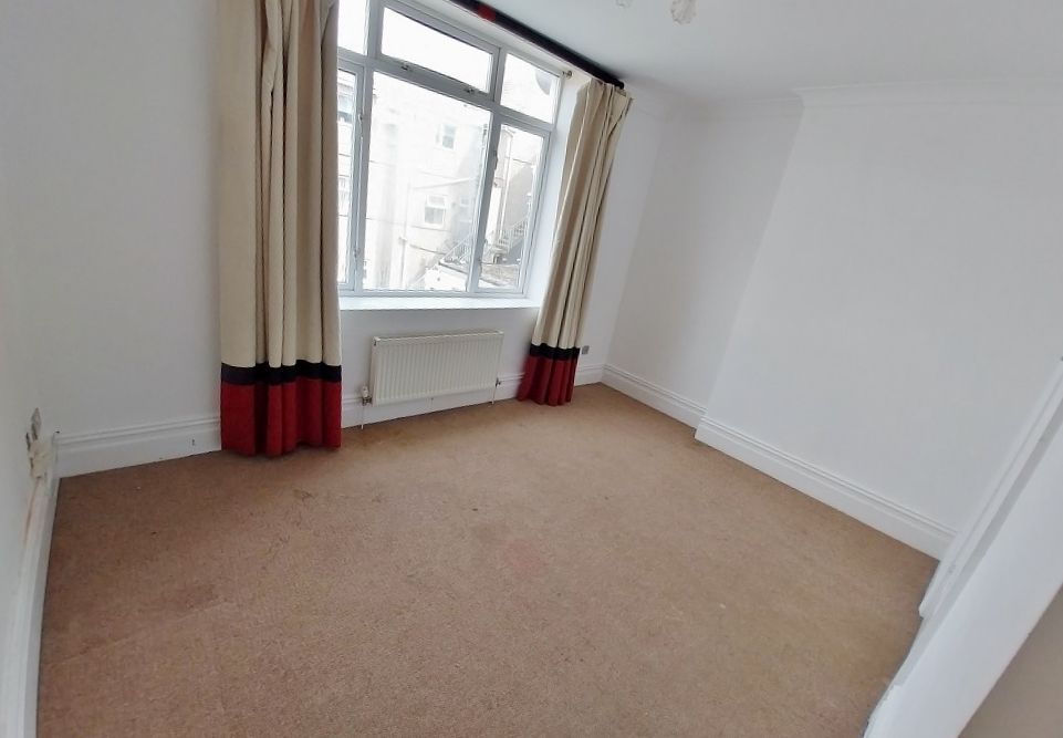 Additional image 4 of 2 bed flat for salePicton Avenue, Porthcawl CF36
