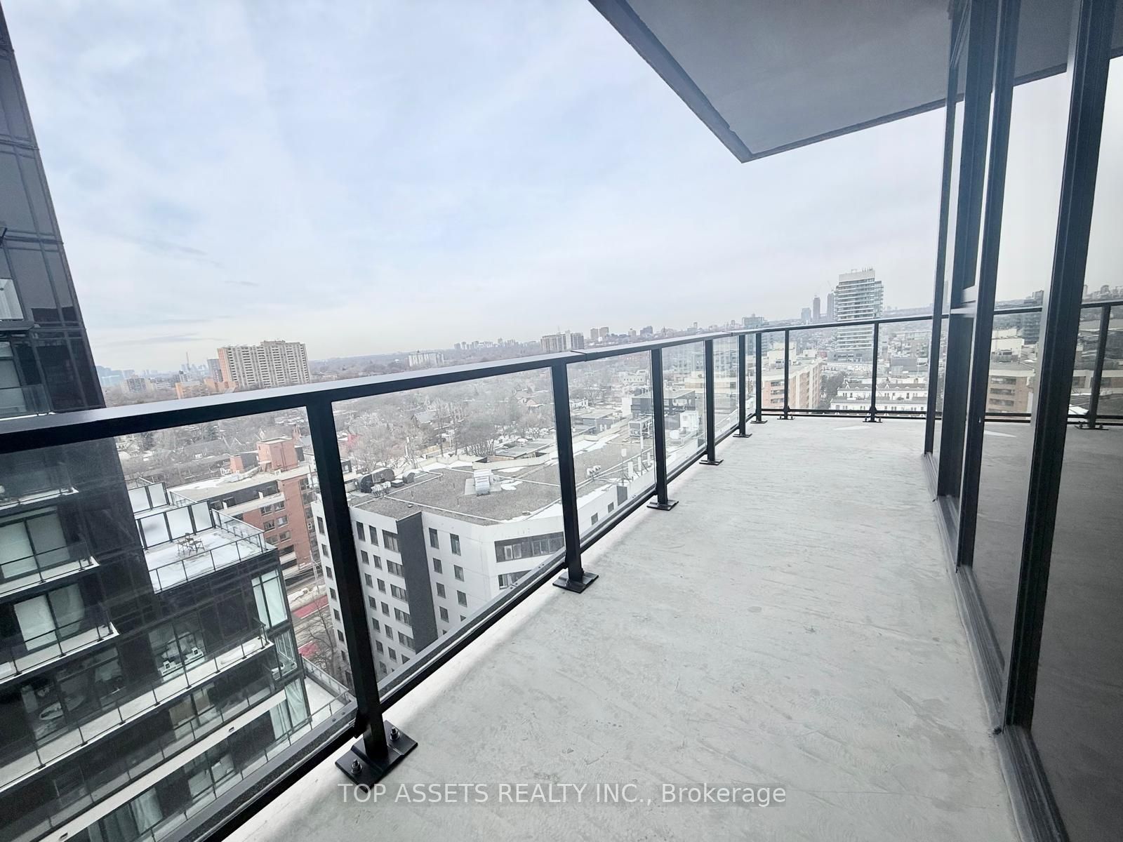 1106-285 Dufferin Street, Toronto, ON, M6K 0J2