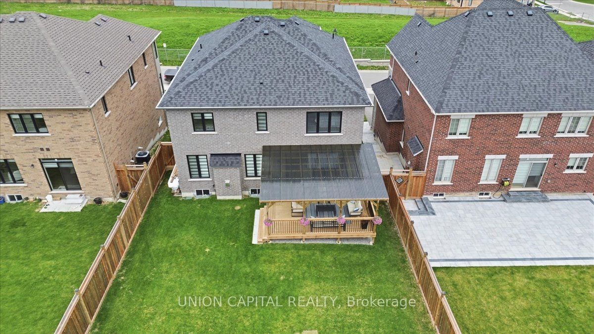Additional image 2 of 75 Bethpage Crescent, Newmarket, ON, L3X 1B8