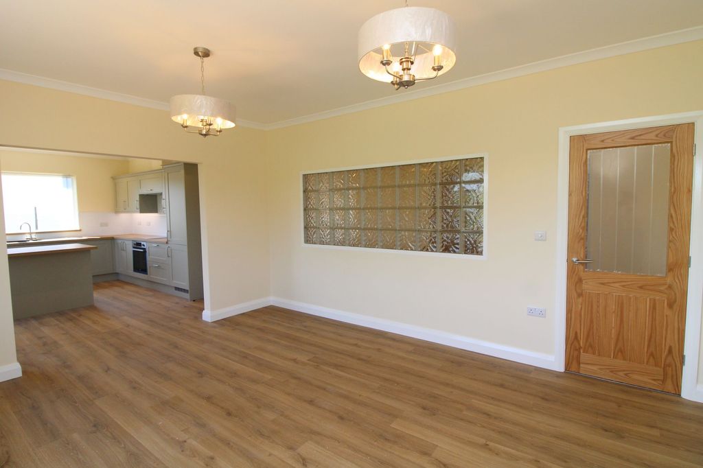 Additional image 8 of 3 bed detached bungalow to rentRoselle, Dean CA14