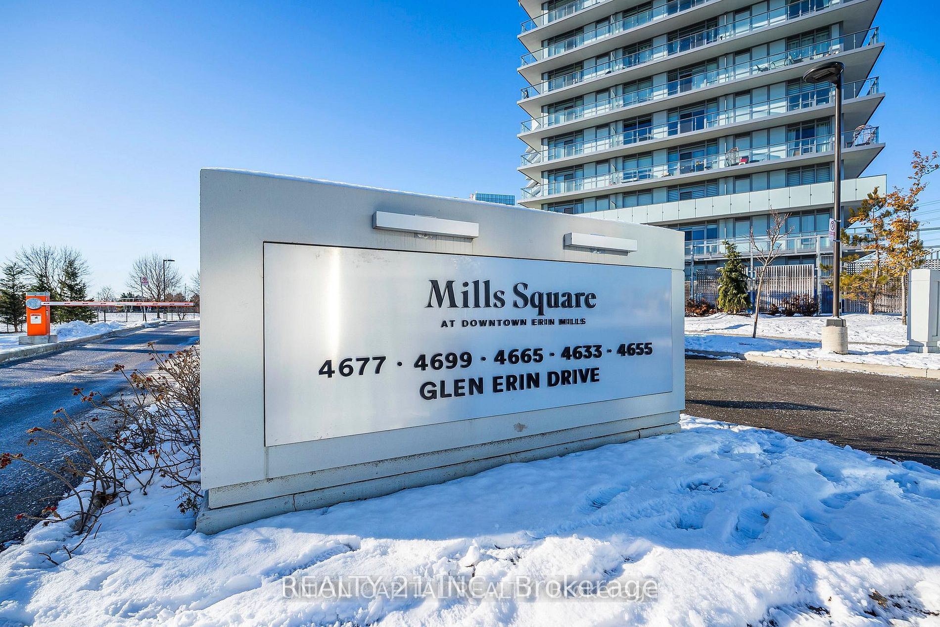 1001-4699 Glen Erin Drive, Mississauga, ON, L5M 2E5