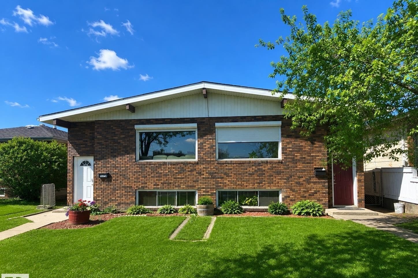 Additional image 7 of 5712 101 Avenue NW, Edmonton, AB, T6A0G8