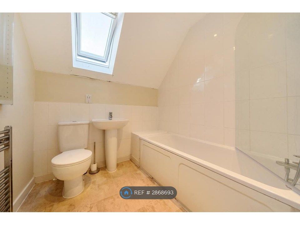 Additional image 3 of 4 bed terraced house to rentFaircross Court, Thatcham RG18