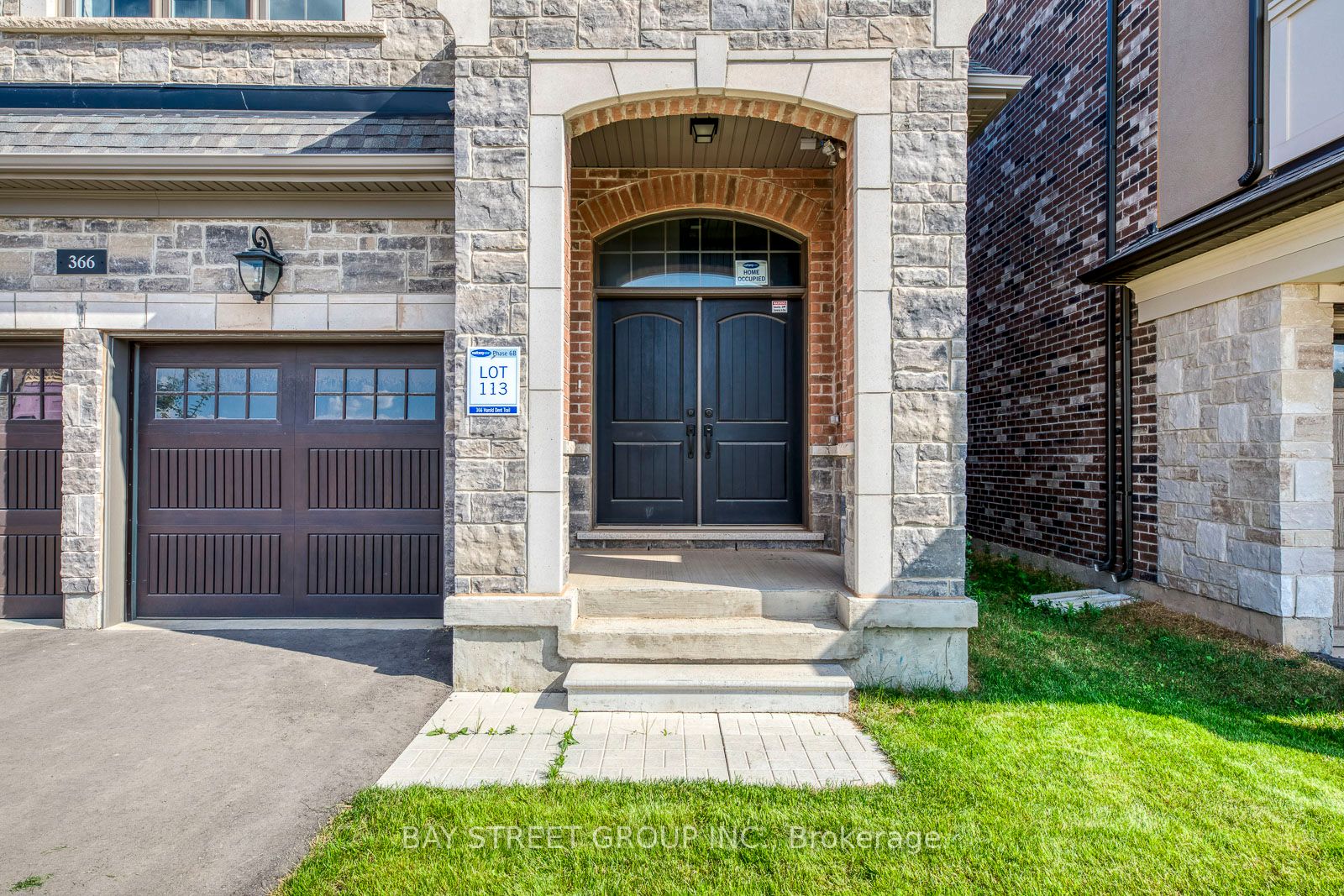366 Harold Dent Trail, Oakville, ON, L6M 0N3 photo 3