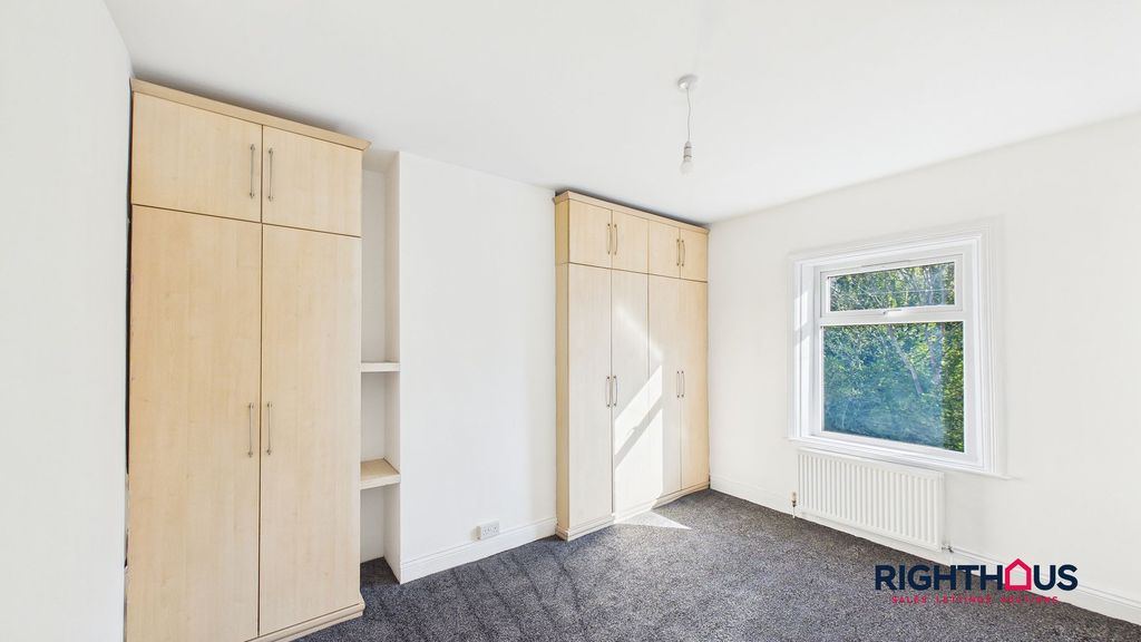 Additional image 5 of 3 bed terraced house to rentCleckheaton Road, Oakenshaw BD12