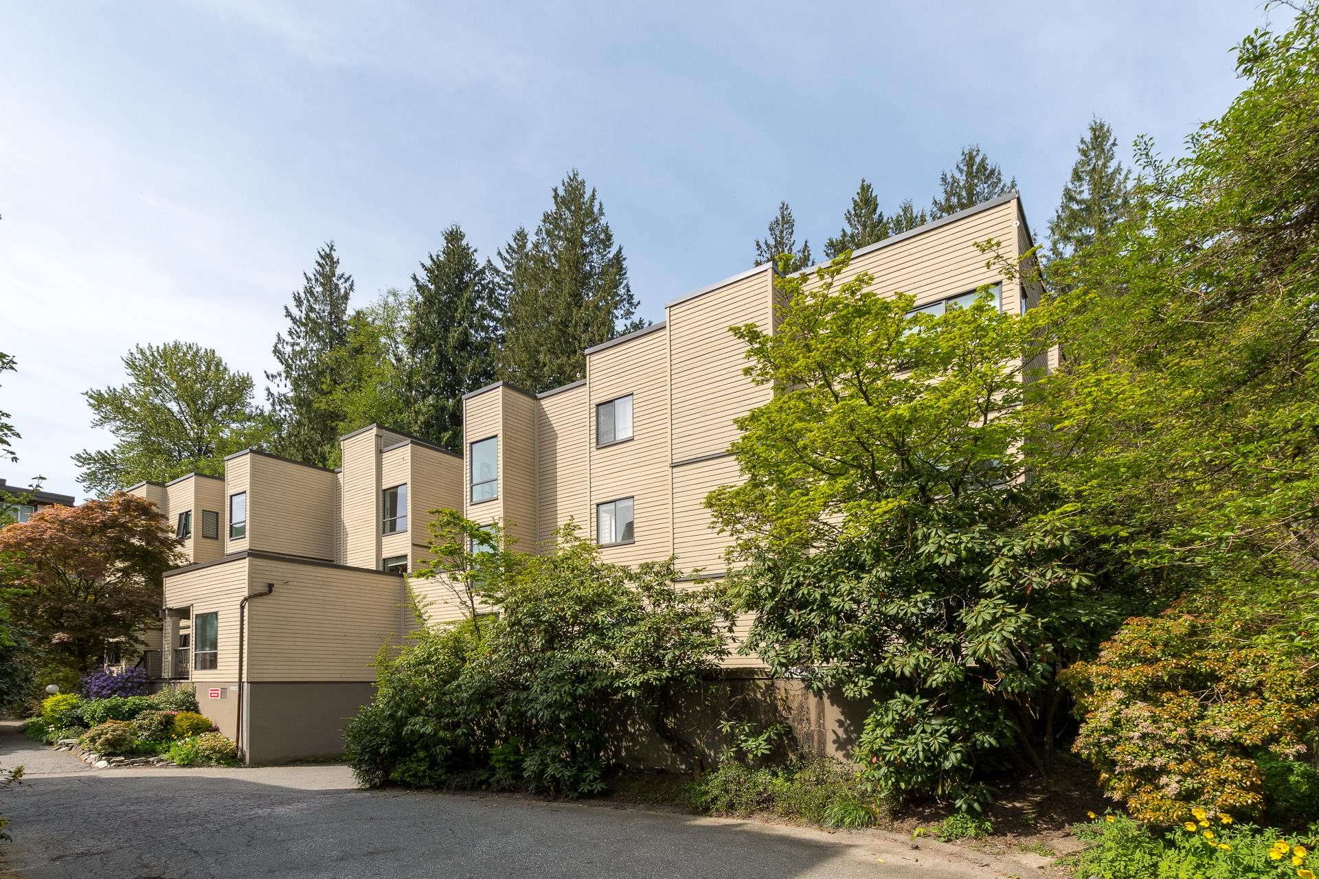 212-3275 Mountain Highway, North Vancouver, BC, V7K 2H4