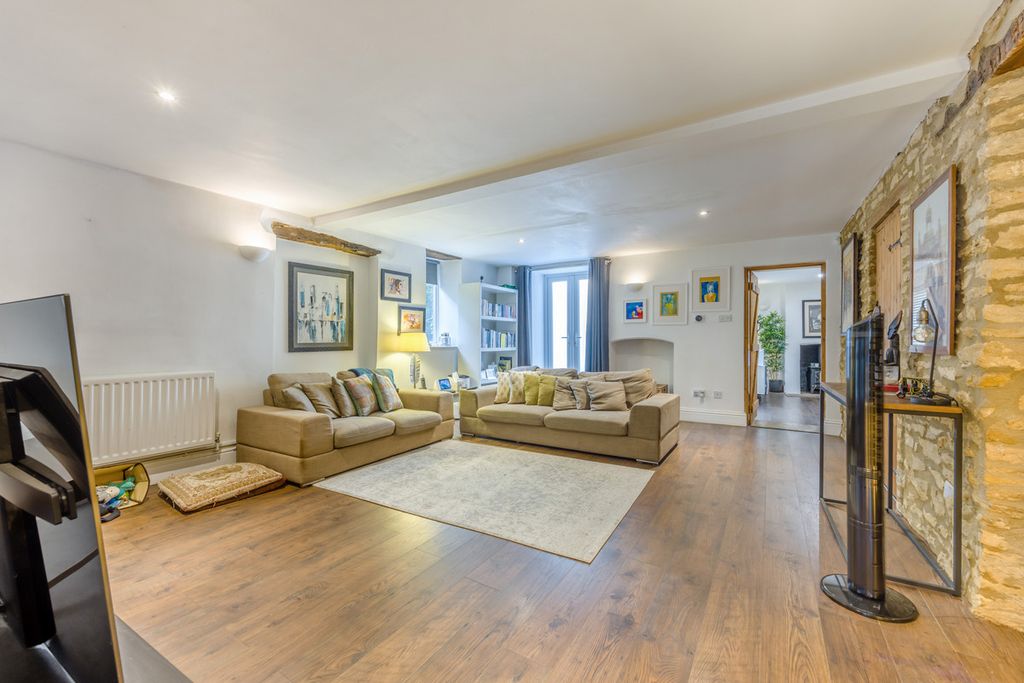 Additional image 4 of 5 bed country house to rentChilson Hill, Oxfordshire OX7
