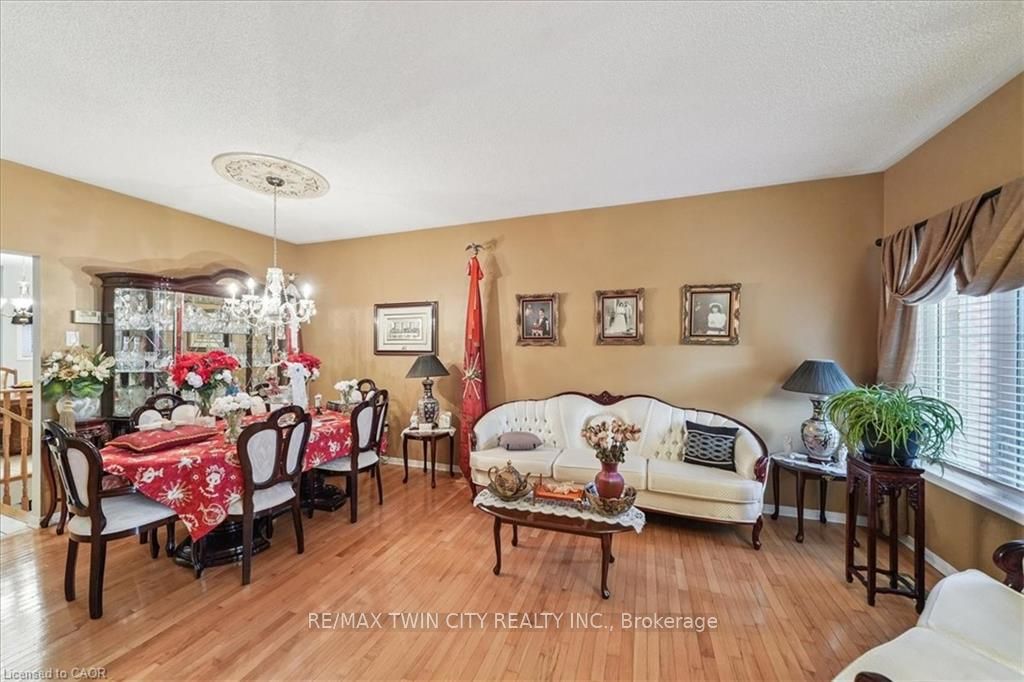 52 Mistycreek Crescent, Brampton, ON, L7A 3E8 photo 4