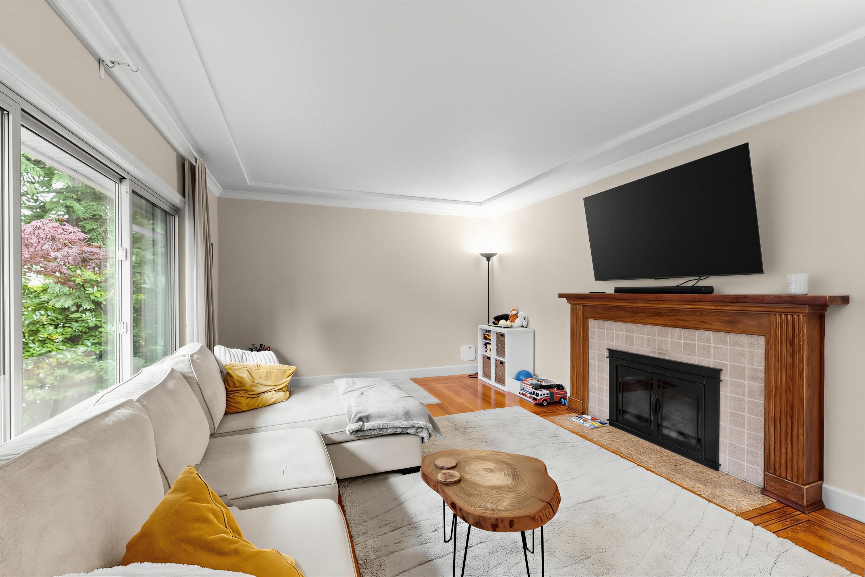 Additional image 2 of 1095 29th Street E, North Vancouver, BC, V7K 1C1