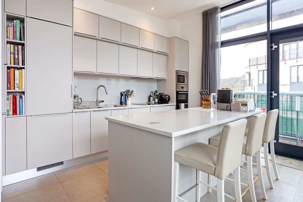 Additional image 3 of 3 bed flat to rentLongmead Terrace, Bath BA2