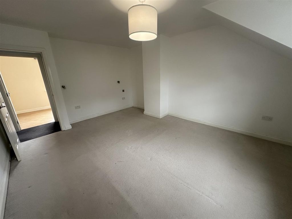 Additional image 10 of 4 bed detached house to rentLogan Gardens, Ballyclare BT39