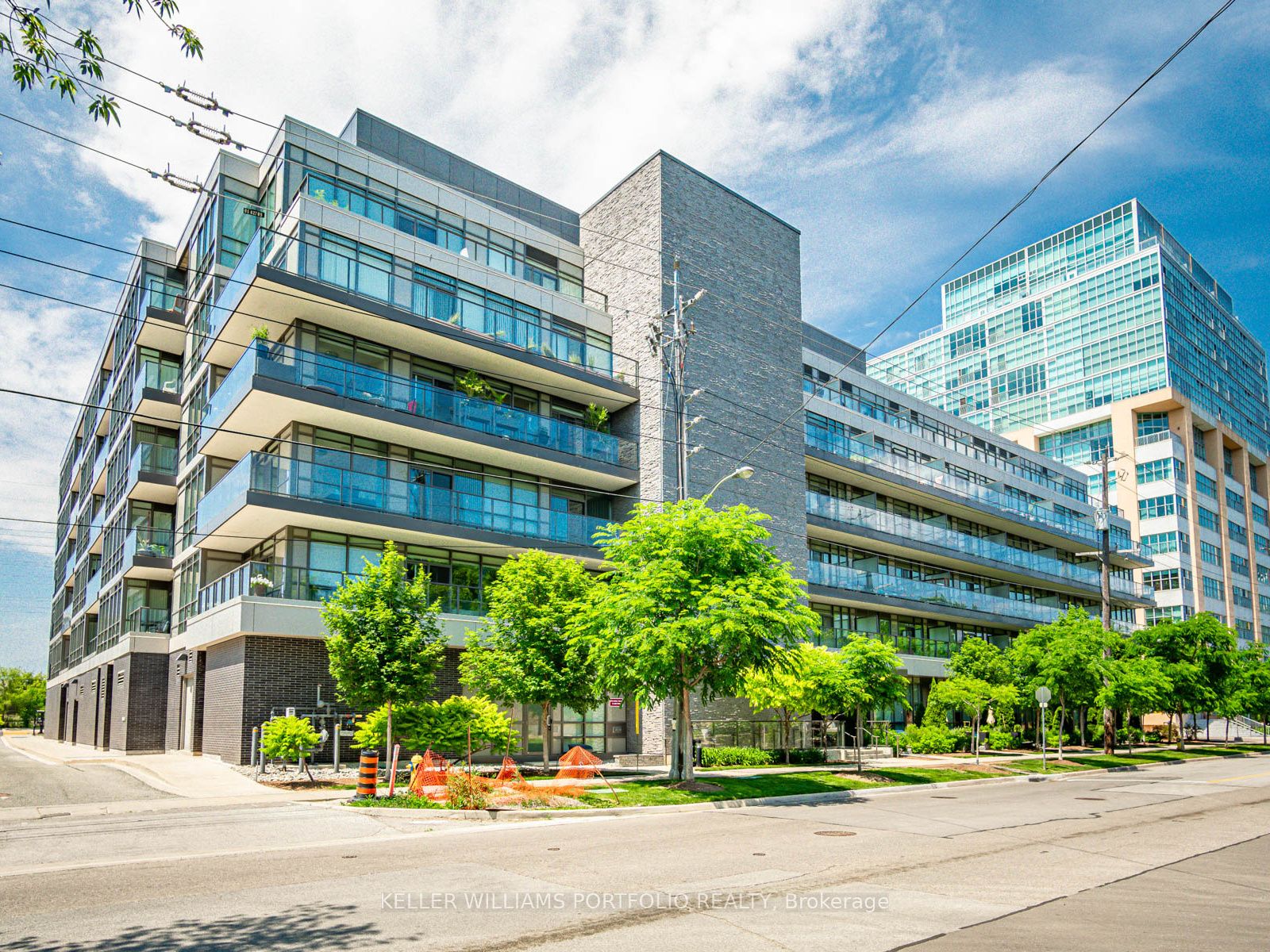 405-8 Fieldway Road, Toronto, ON, M8Z 0C3
