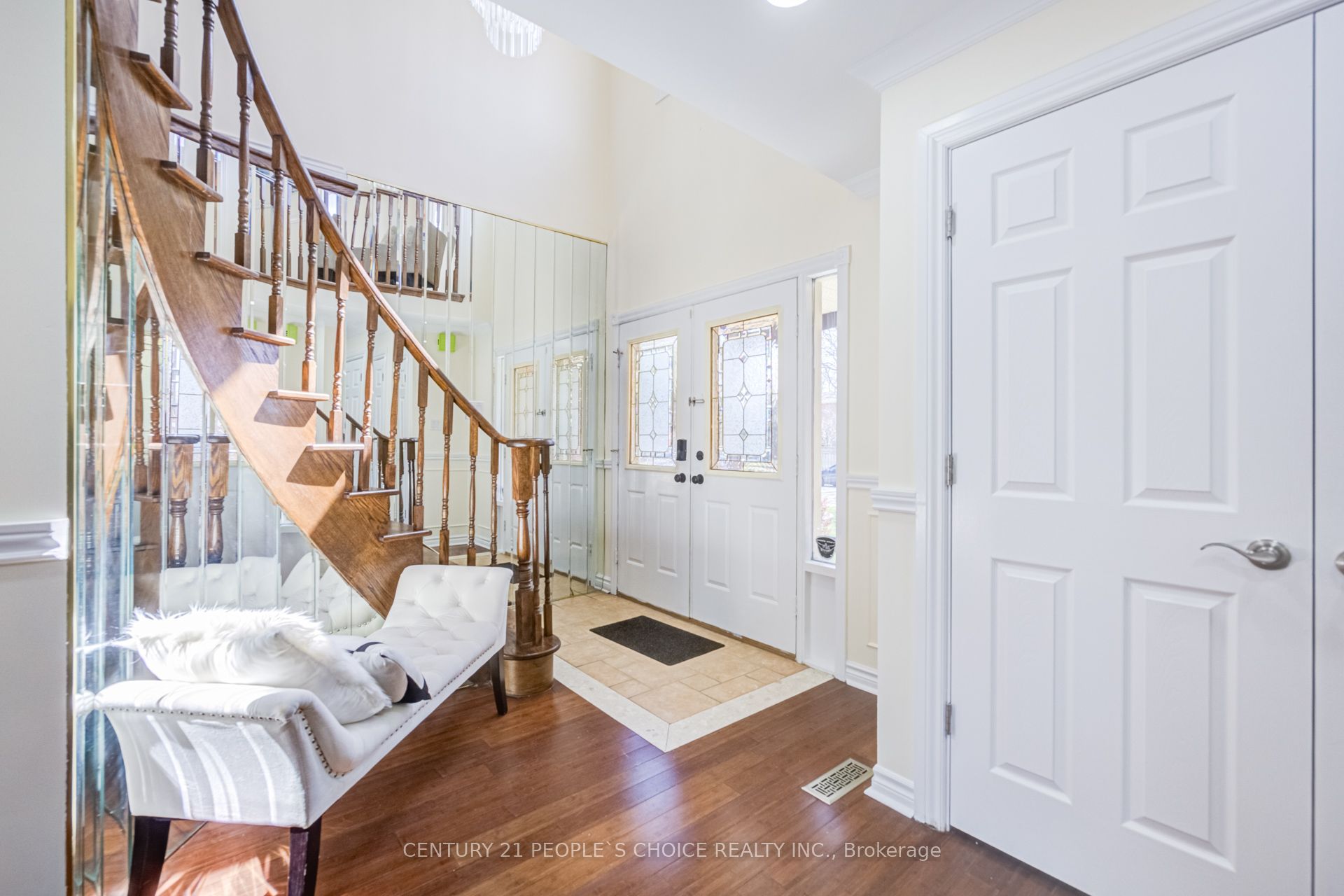 21 Dagwell Crescent, Ajax, ON, L1T 3M8 photo 4