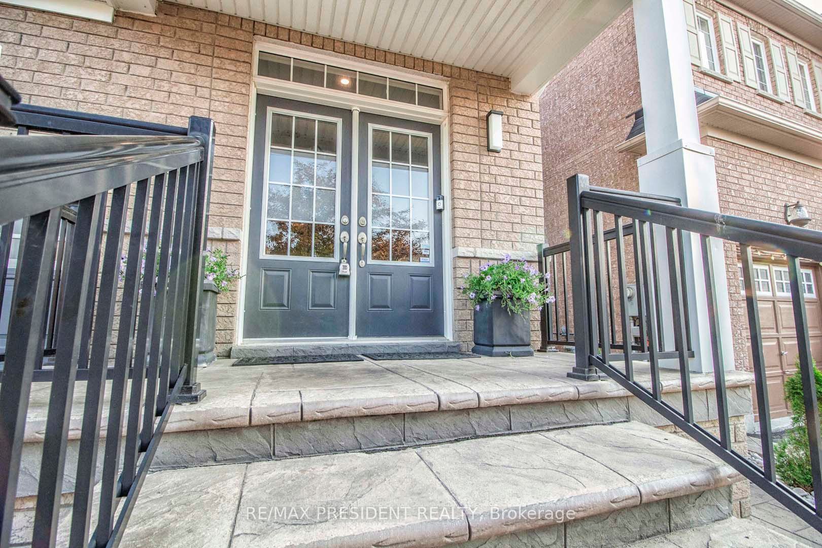 44 Robitaille Drive, Brampton, ON, L6R 0H6 photo 4