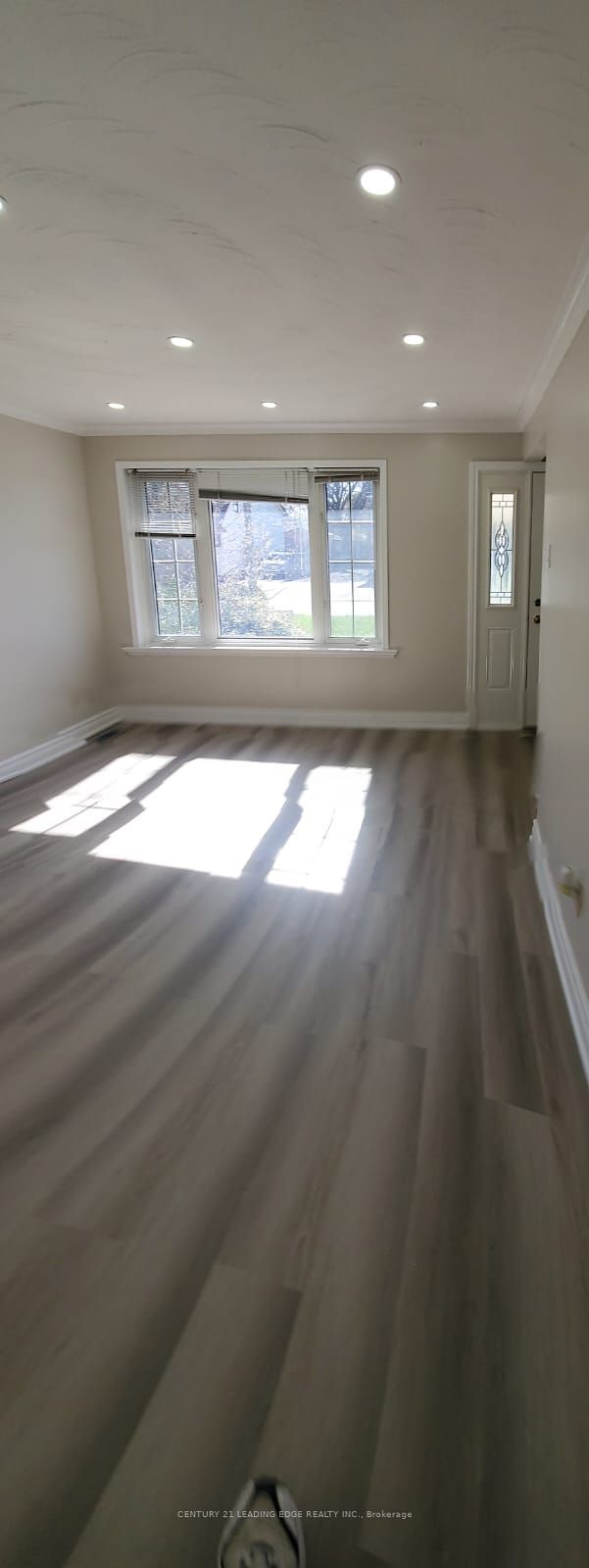 Additional image 3 of Main-607 Kent Street, Whitby, ON, L1N 4Y8