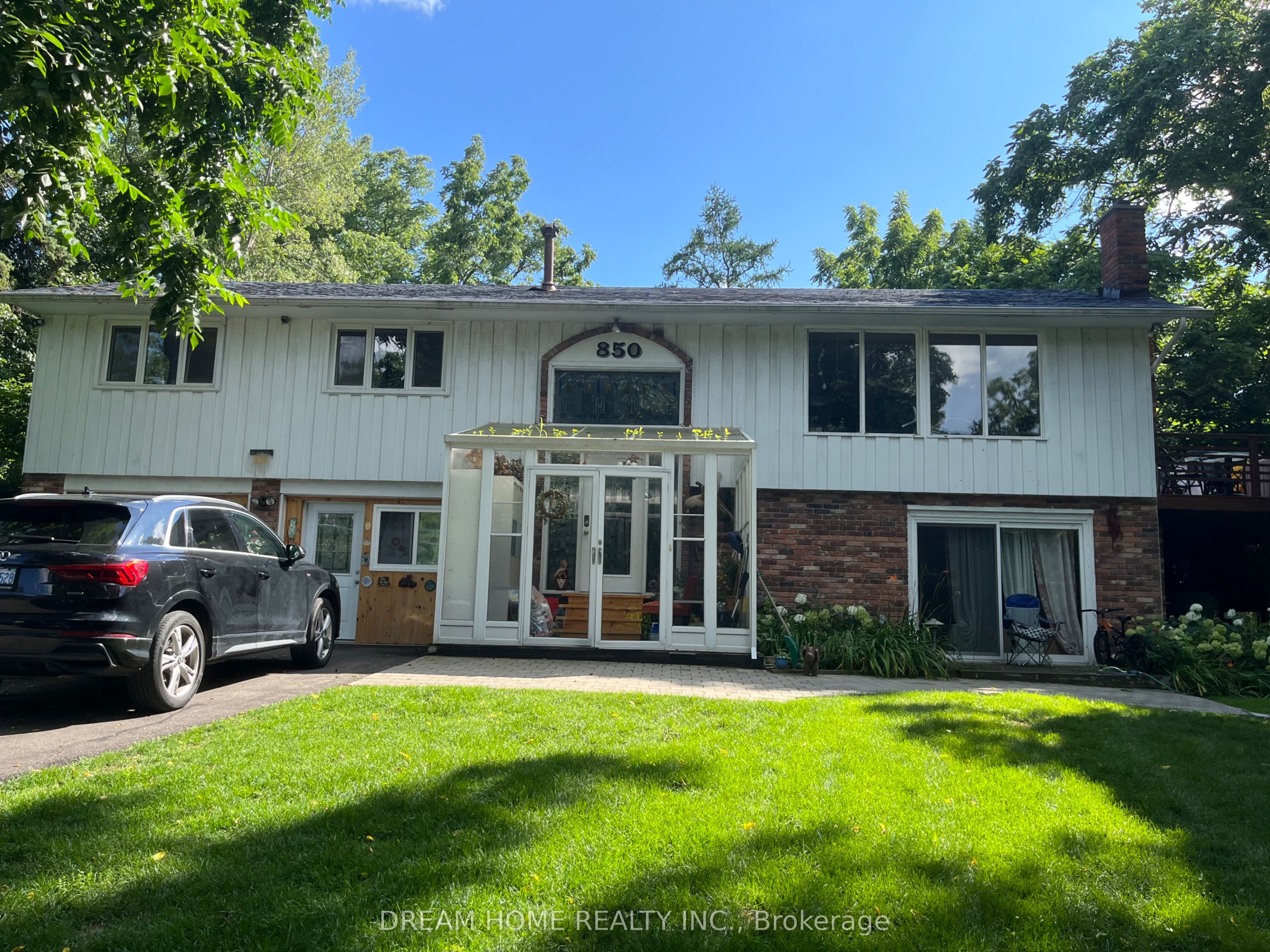 Room A-850 Clarkson Road S, Mississauga, ON, L5J 2V3