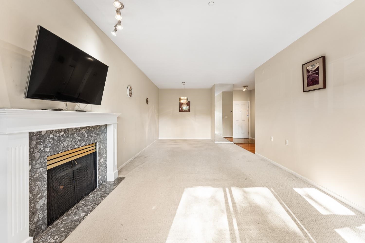 Additional image 6 of 101-843 22nd Street, West Vancouver, BC, V7V 4C1