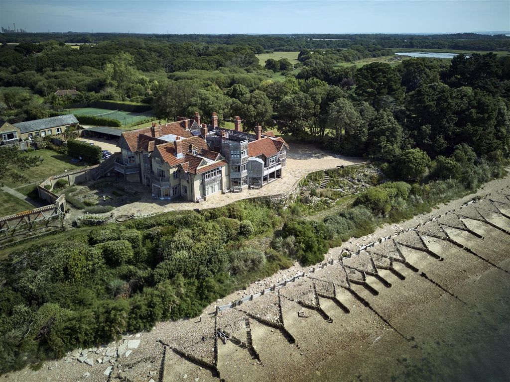 3 bed flat to rentLepe Road, Lepe, Exbury SO45