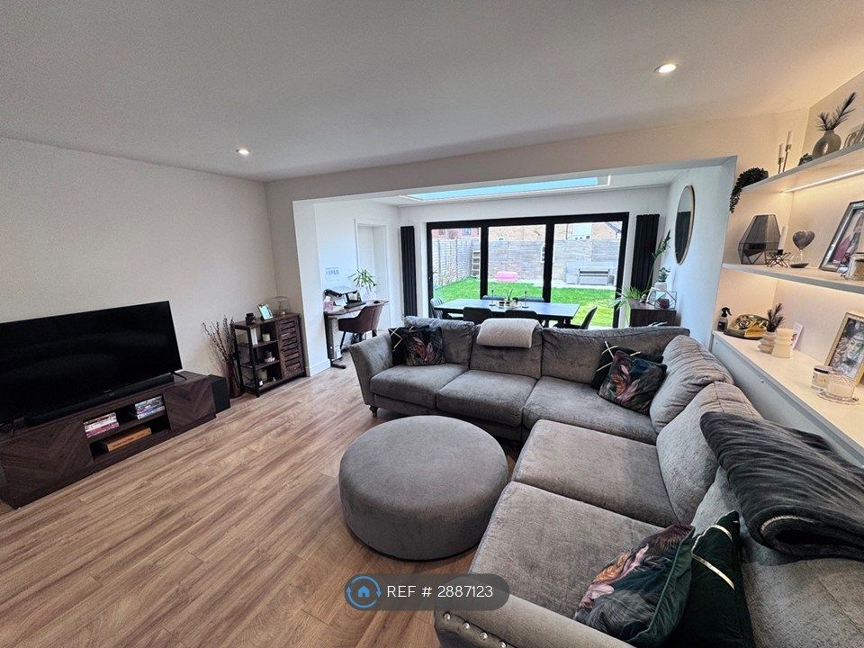 Additional image 5 of 3 bed semi-detached house to rentFokerham Road, Thatcham RG19