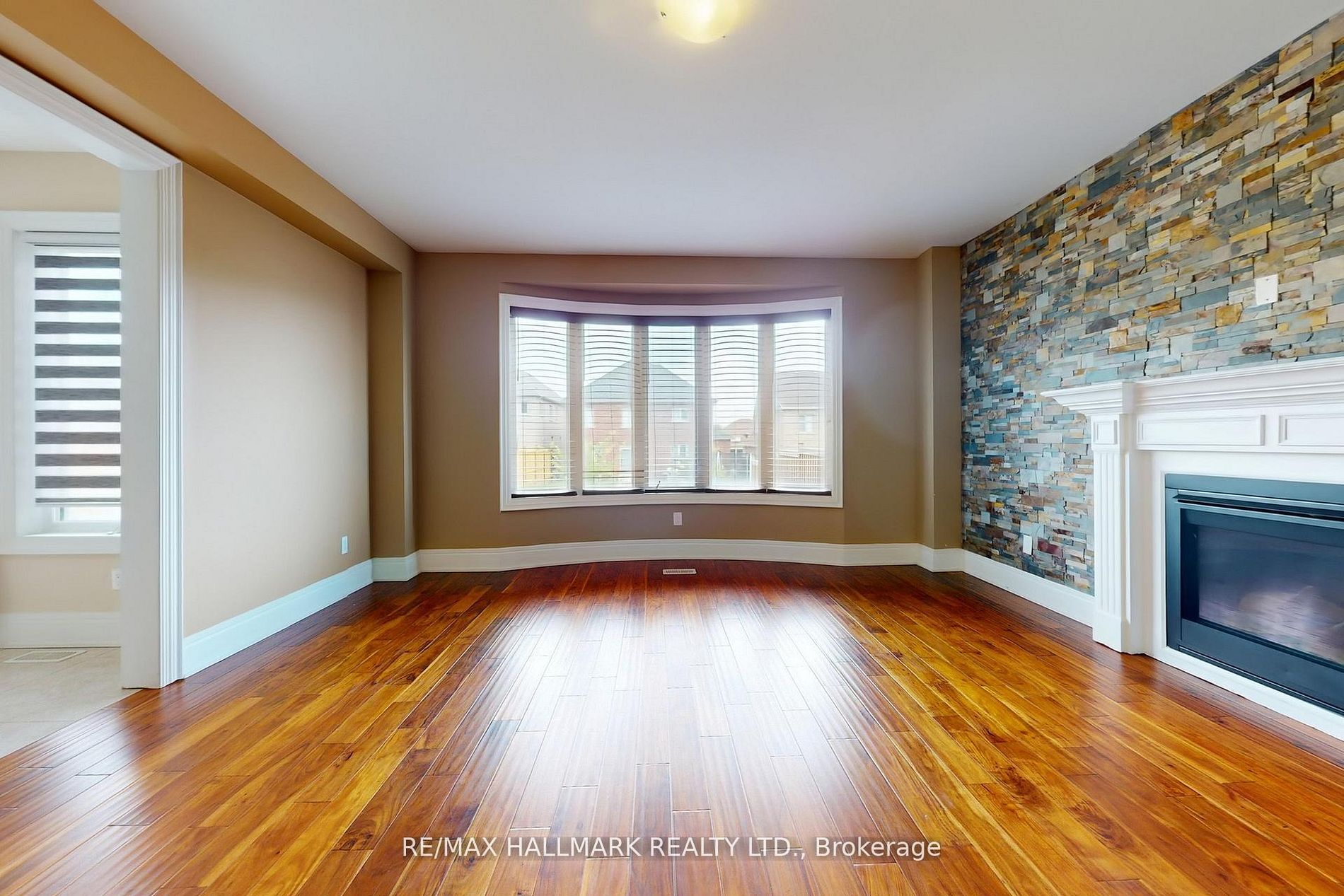 Additional image 4 of 61 Mcisaac Drive, Springwater, ON, L4M 4S4