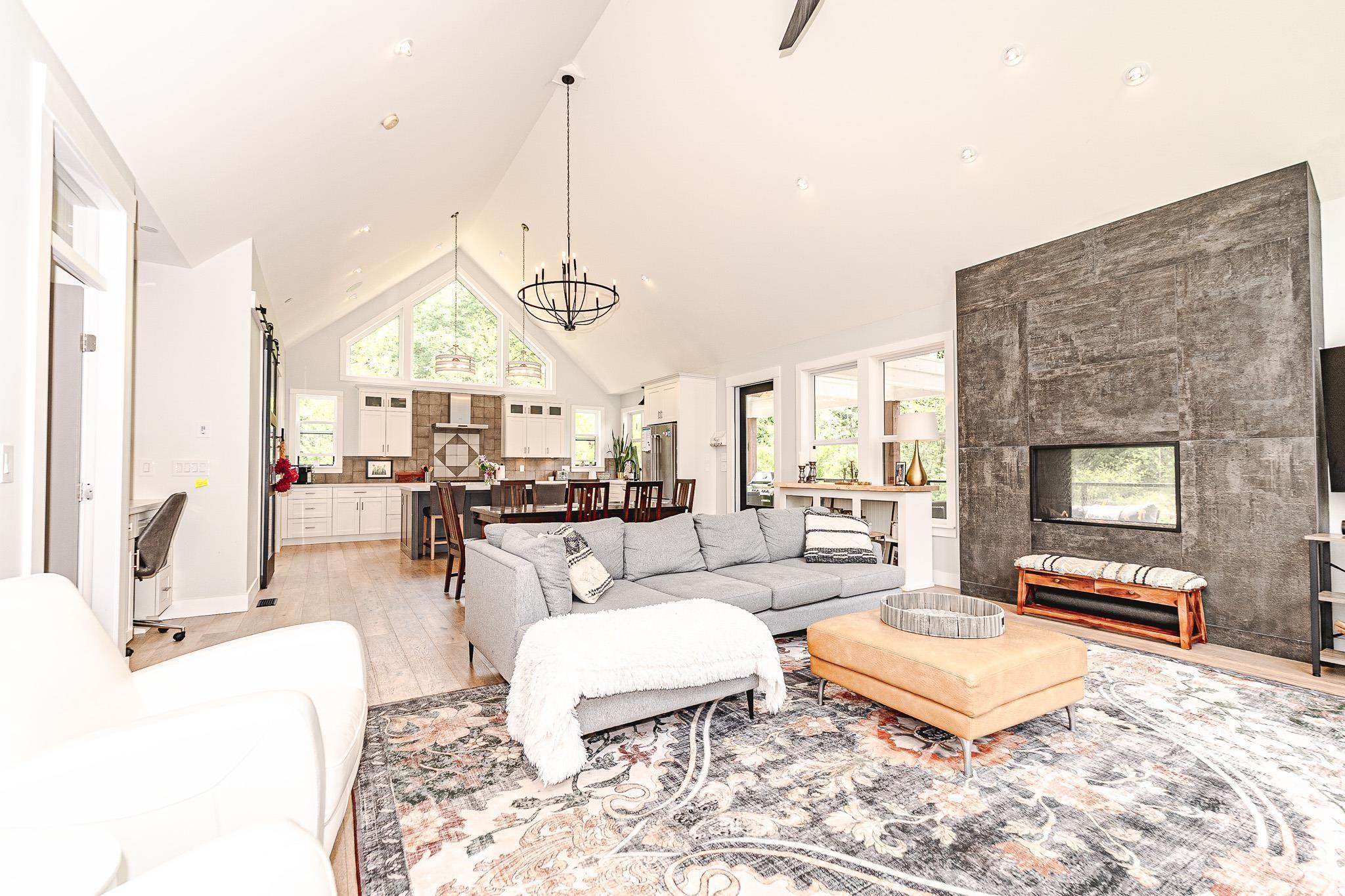 12290 269 Street, Maple Ridge, BC, V2W 1N8