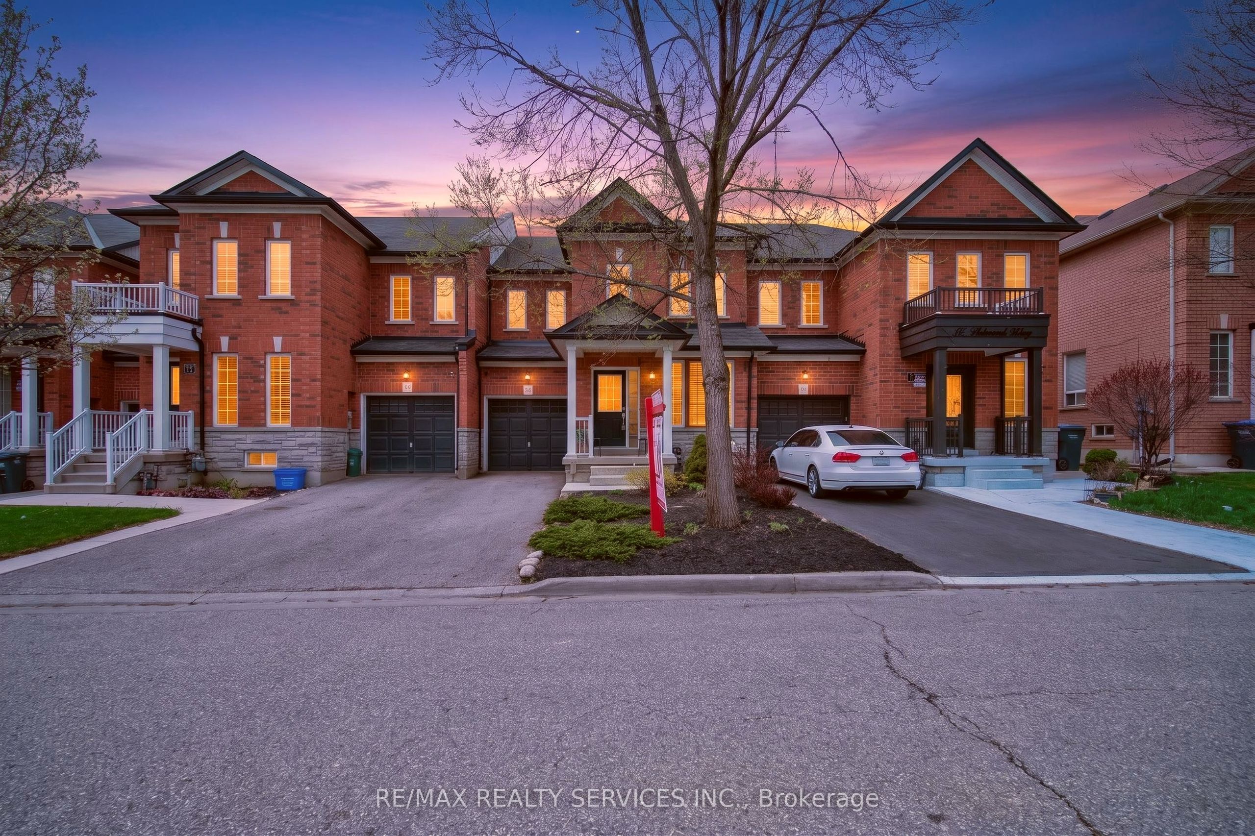 12 Nutwood Way, Brampton, ON, L6R 0X7 photo 2