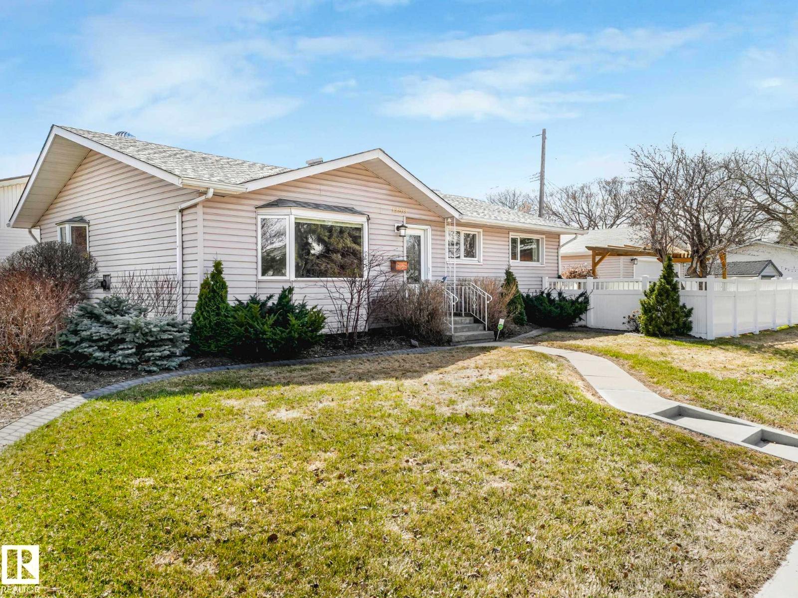 Additional image 2 of 12303 131 Avenue NW, Edmonton, AB, T5L3M9
