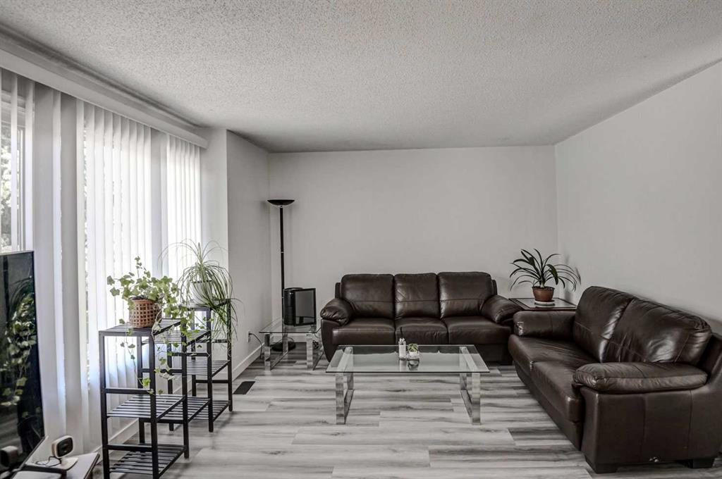 184 Erin Croft Crescent SE, Calgary, AB, T2B 2V1 photo 3