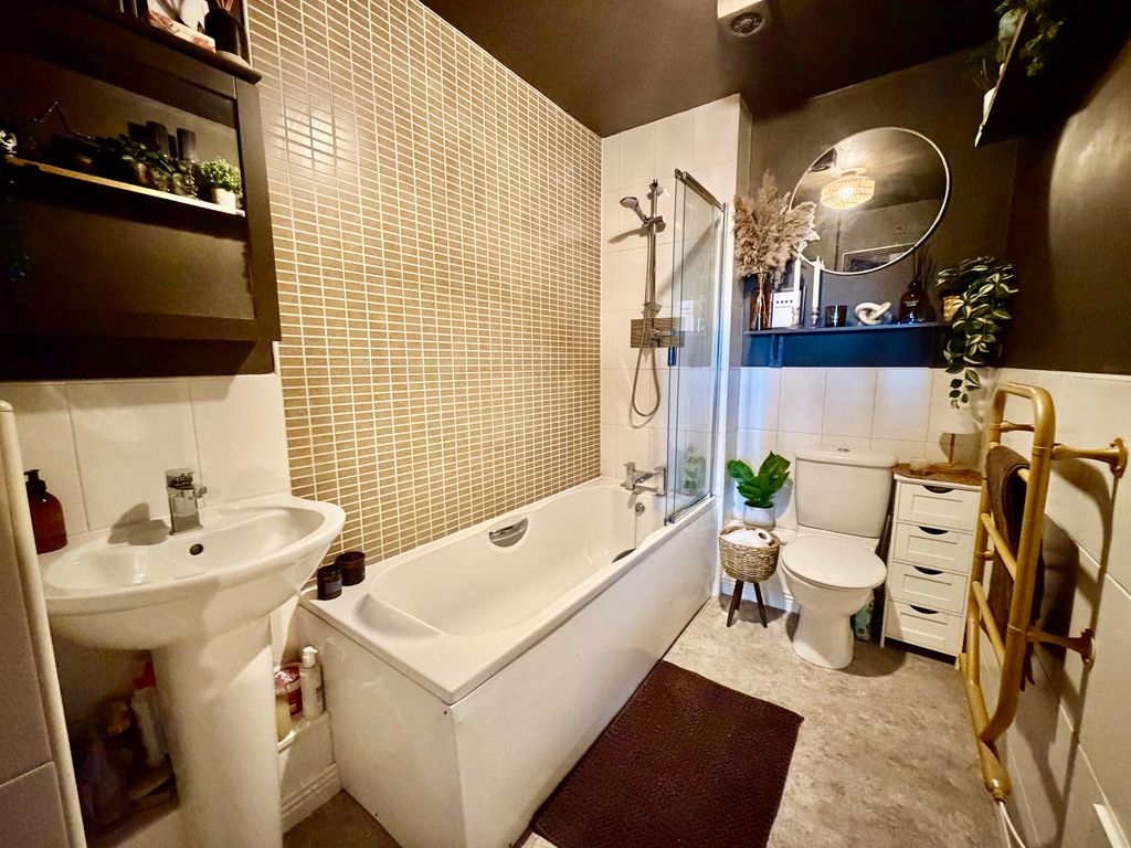 Additional image 7 of 2 bed flat for saleBryntirion, Llanelli SA15