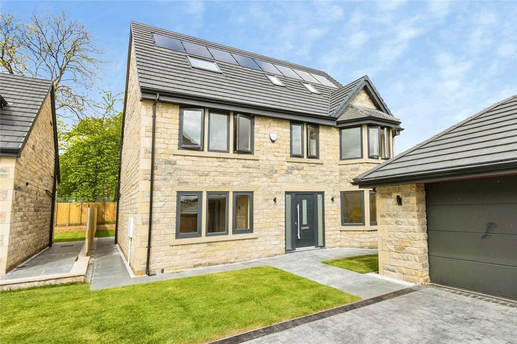 6 bed detached house for saleManor Court, Horbury, Wakefield WF4
