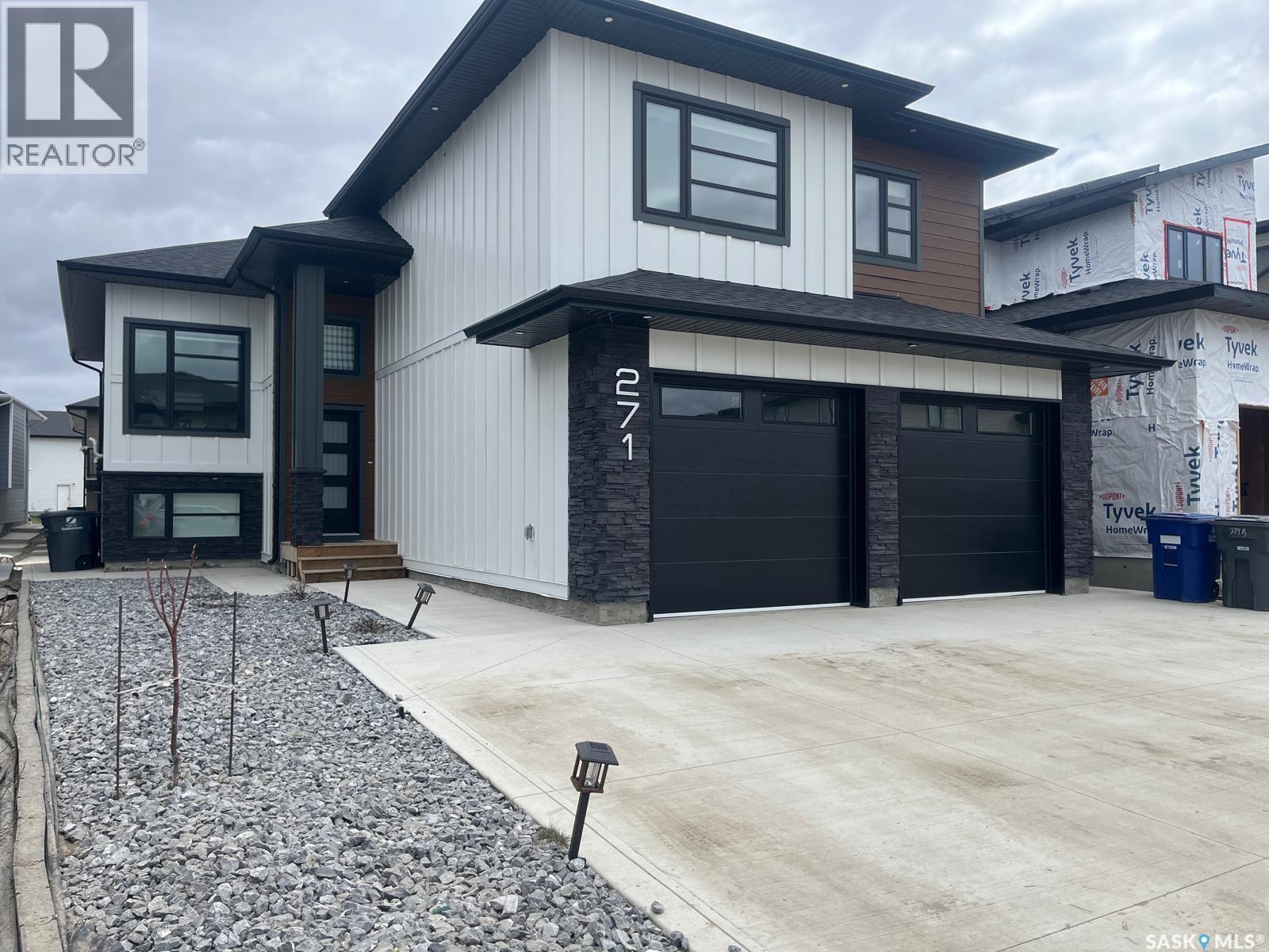 271 Dziadyk Manor, Saskatoon, SK, S7V1M5